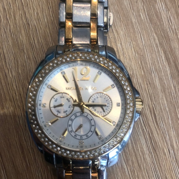 Michael Kors Watch - Picture 6 of 7